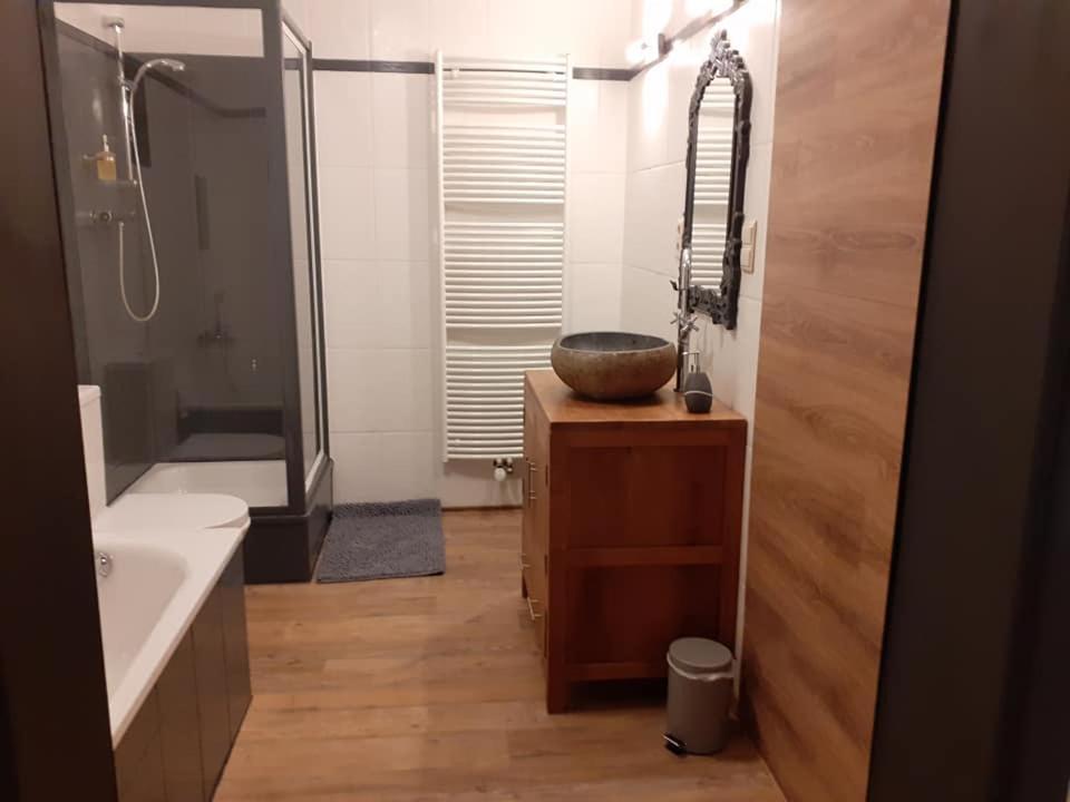 La Bourgseigneurie Hotel Bourseigne-Vieille Ngoại thất bức ảnh